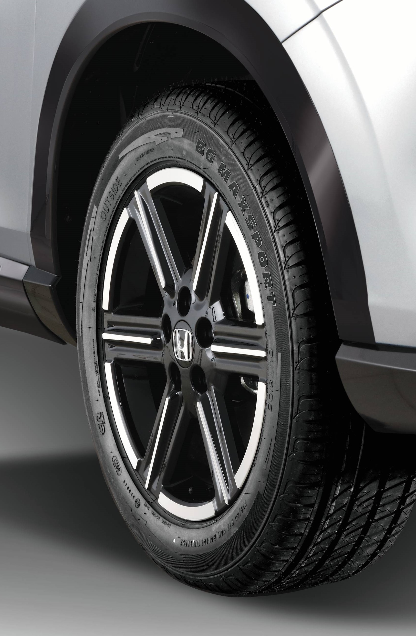 17X7 J Alloy Black Cut