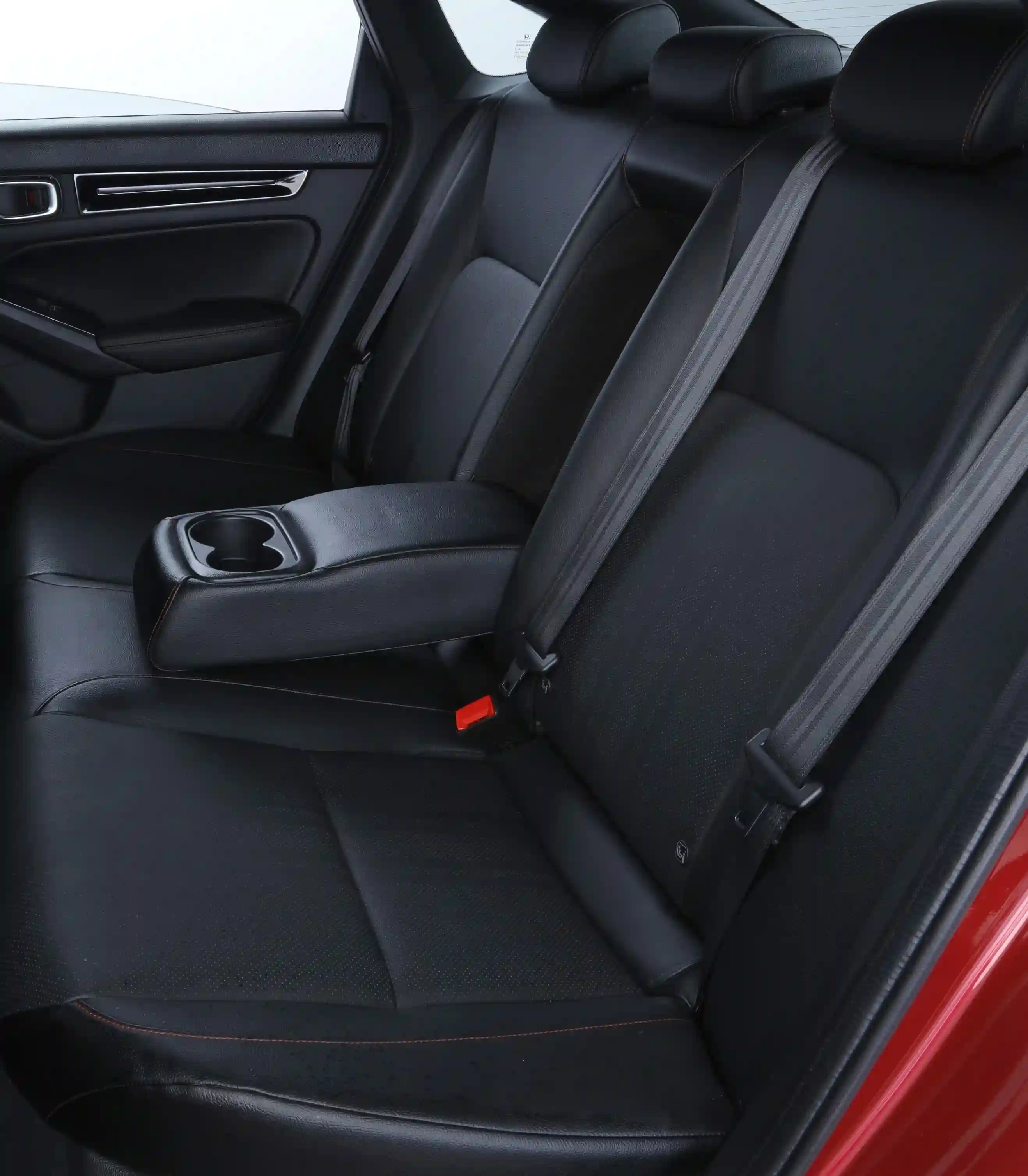 Honda Civic RS Turbo 2026 rear seat legroom with panoramic roof view